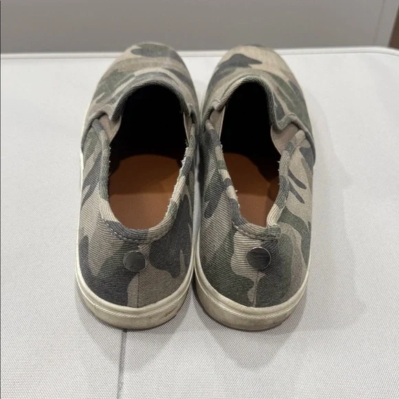 Express Green and Gray Camouflage Slip-Ons - Picture 3 of 6